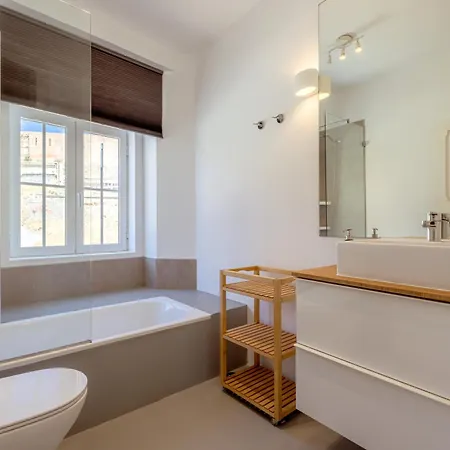Large Family Apartment, 아파트 리스본